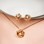 rose gold bloomed rose diamond pendant