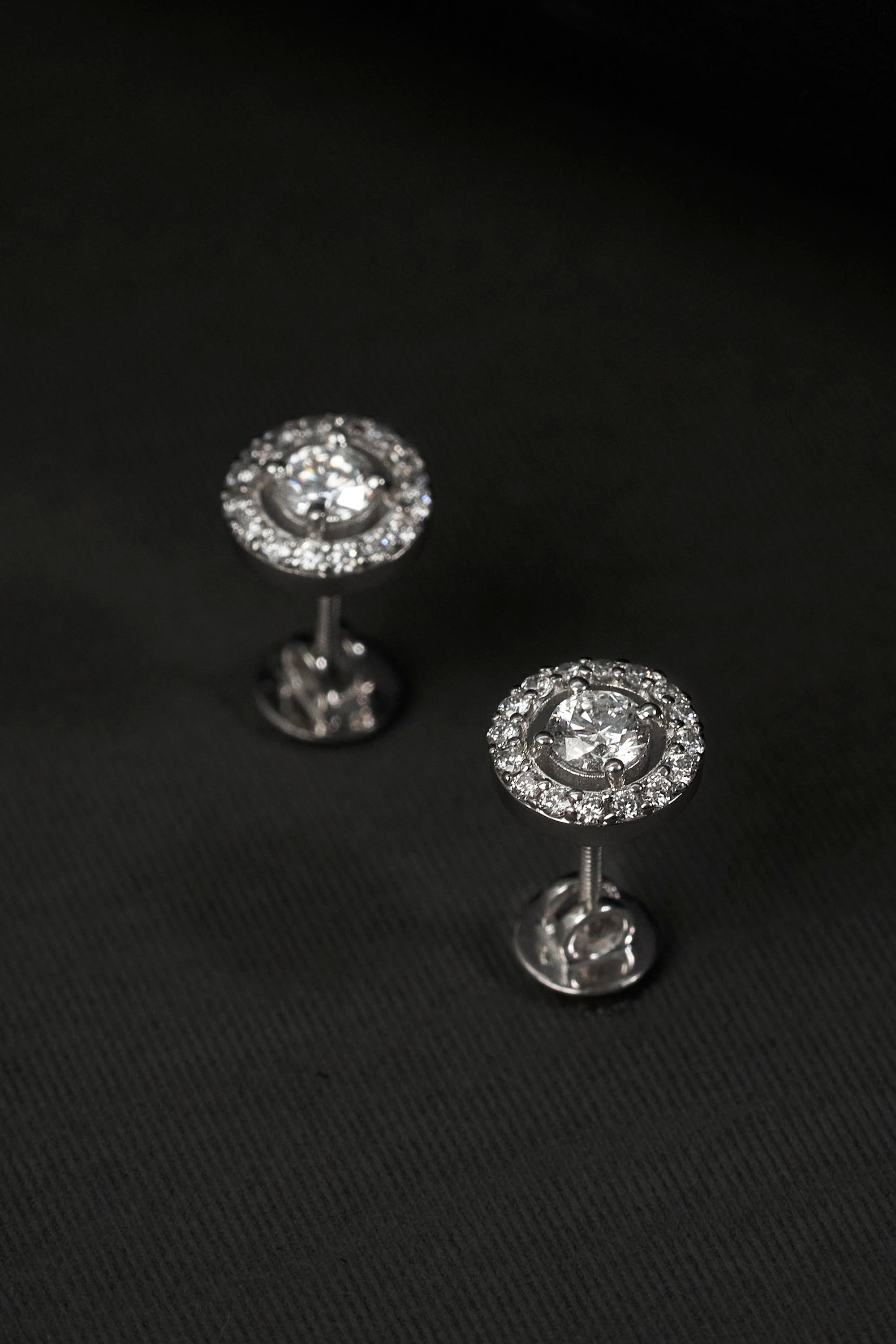 50 pointer halo diamond studs 