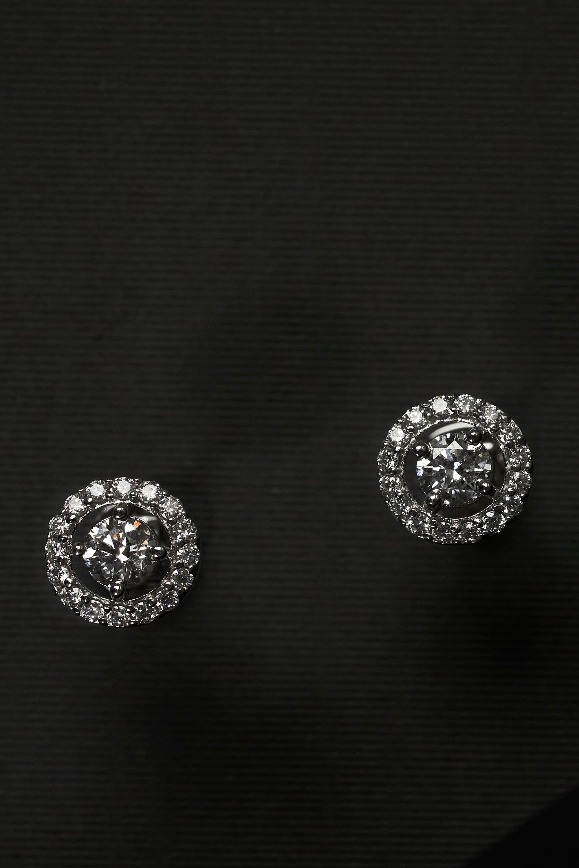 50 pointer halo diamond studs 